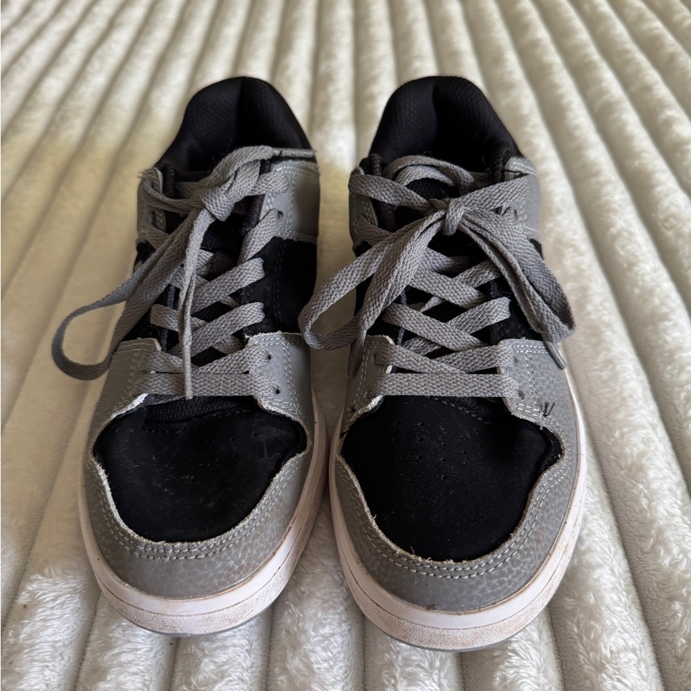 DC Black and Gray Sneakers Size 5.5